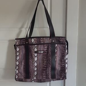 Tracker Carry All. NWOT